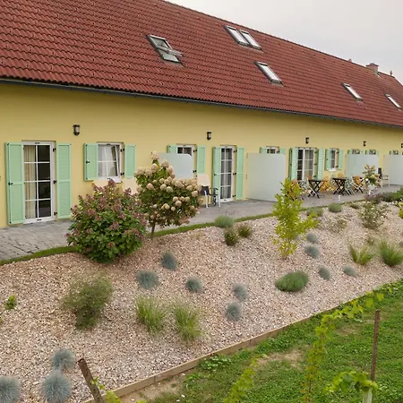 Illyrhof Bed & Breakfast